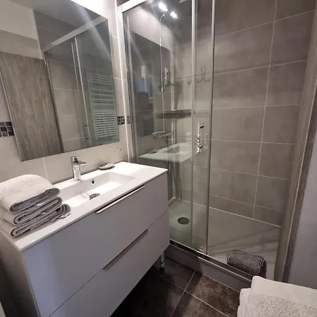 Face A La En Premiere Ligne Pour 6 Personnes Avec Menage Linge Et Wifi *