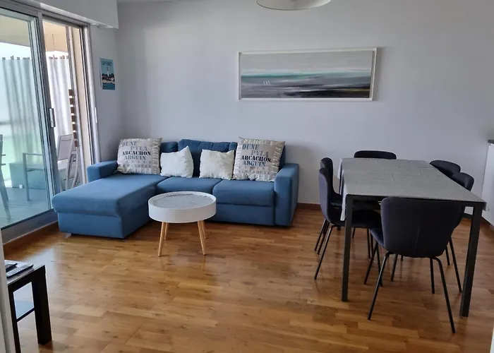 Face A La En Premiere Ligne Pour 6 Personnes Avec Menage Linge Et Wifi Apartment